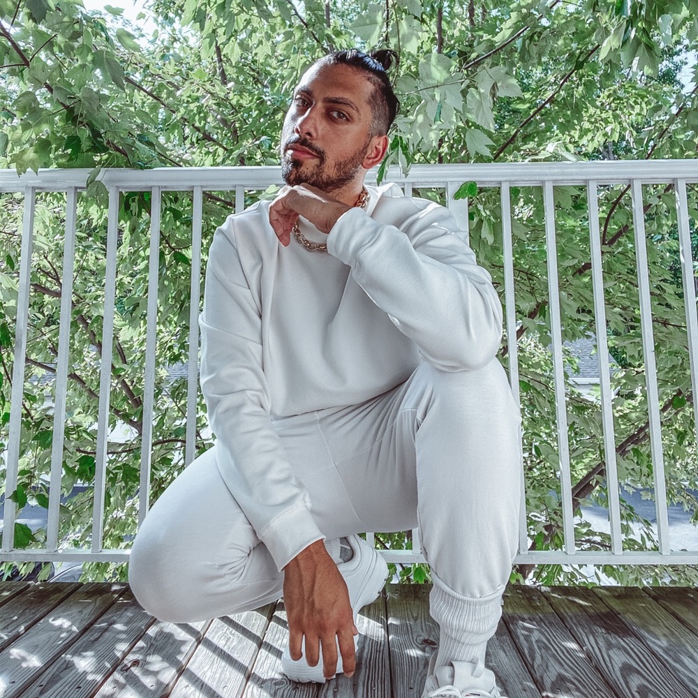 Meet your Posher, Amir